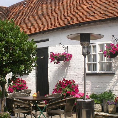 אמרשם The Saracens Head Inn מראה חיצוני תמונה