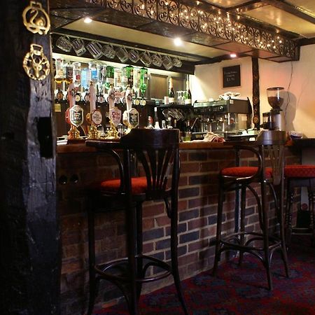 אמרשם The Saracens Head Inn מראה חיצוני תמונה