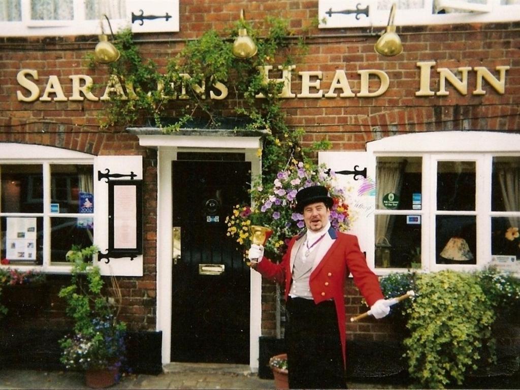 אמרשם The Saracens Head Inn מראה חיצוני תמונה